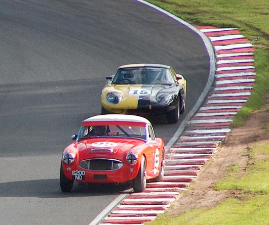 An exciting dice with a Marcos over three laps.